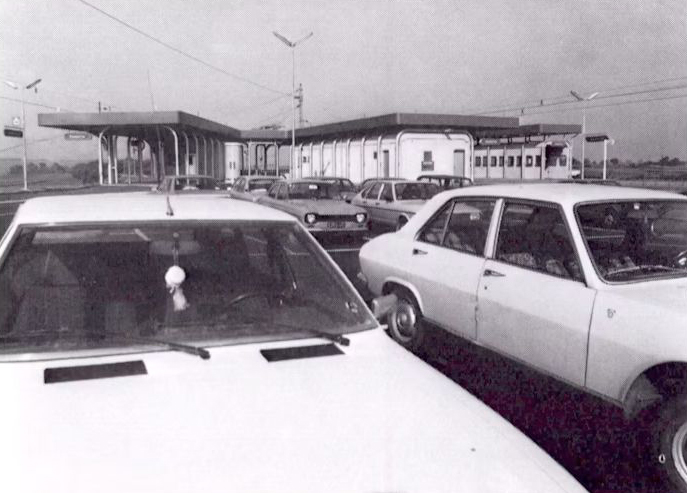 Autos bei Park&Ride-Anlage in Parndorf